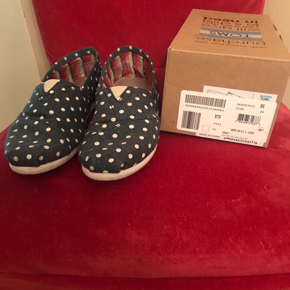 Toms slip ons Navy and white polka dots